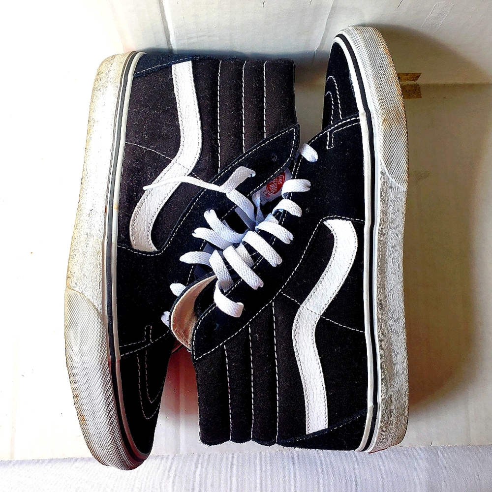 Vans - Picture 3 of 12